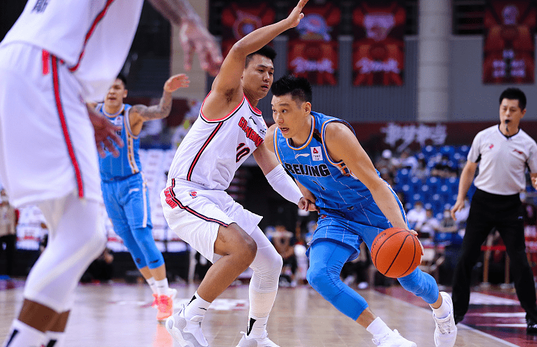 包含北京首钢内部会议纪要流出：今夜更衣室发声，NBA常规赛使命明确，细节决定成败的词条