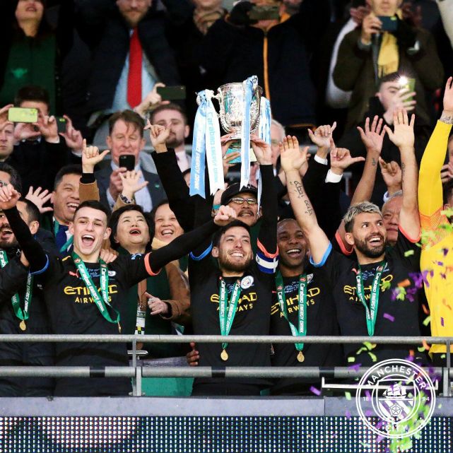 今晨体能课后，瓦伦西亚回应争议备战社区盾，更衣室稳定，资深球员宣示担当的简单介绍