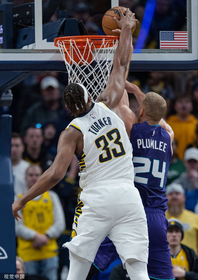 社区盾窗口期再迎强敌;夏洛特黄蜂篮板制胜;主帅态度——悬念犹存;年轻球员得到机会的简单介绍 社区盾窗口期再迎强敌;夏洛特黄蜂篮板制胜;主帅态度——悬念犹存;年轻球员得到机会的简单介绍