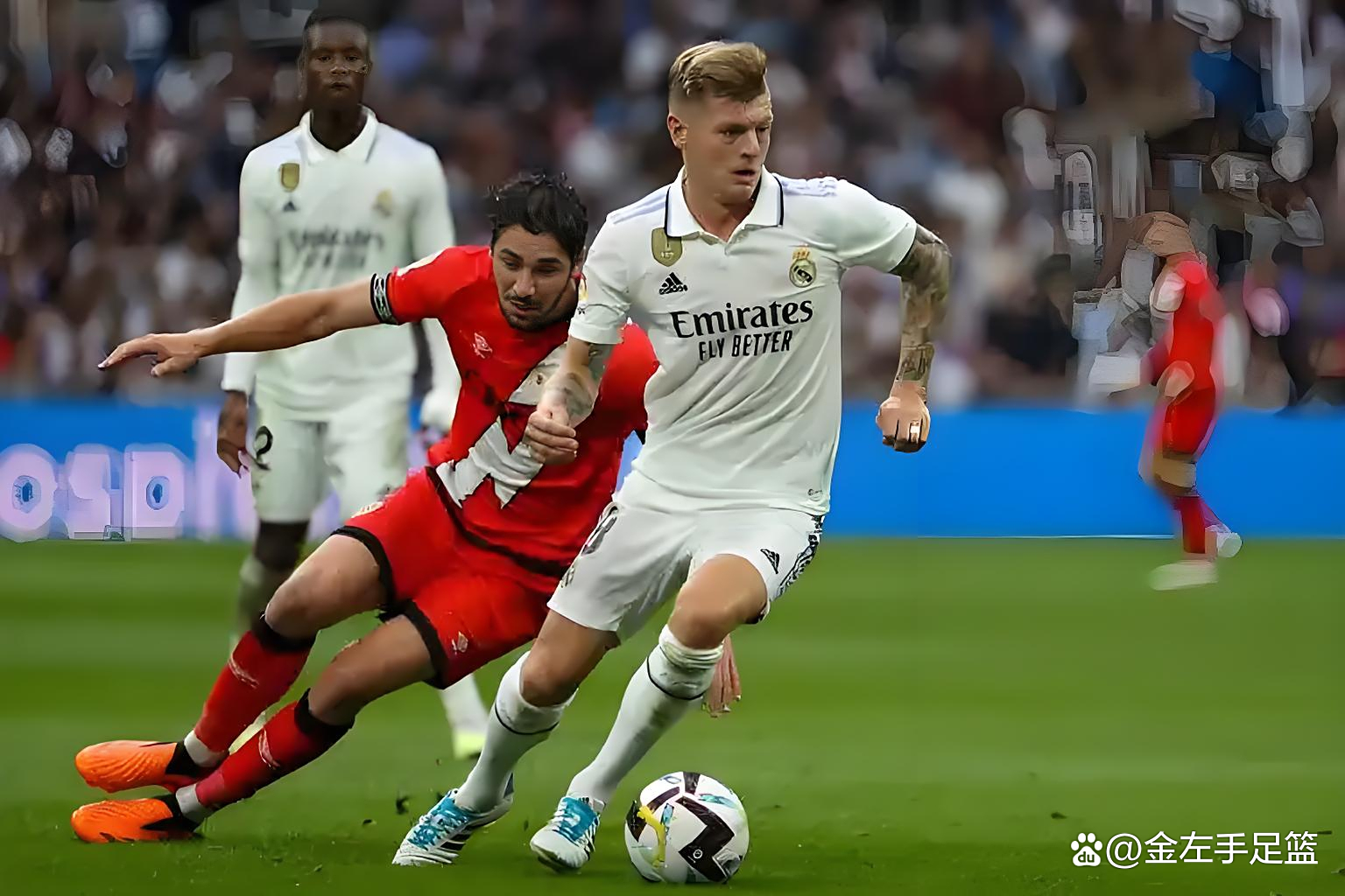 比赛现场气氛紧张热烈的句子