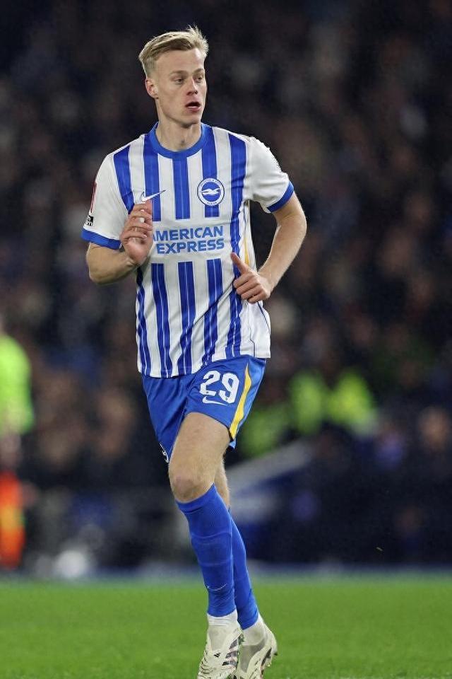 爱游戏娱乐 -阿森纳历年首发前锋